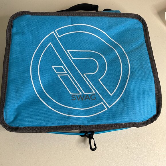 iRocker Swag Bag Insulated Cooler Tote Blue Zip Closure - Picture 1 of 9